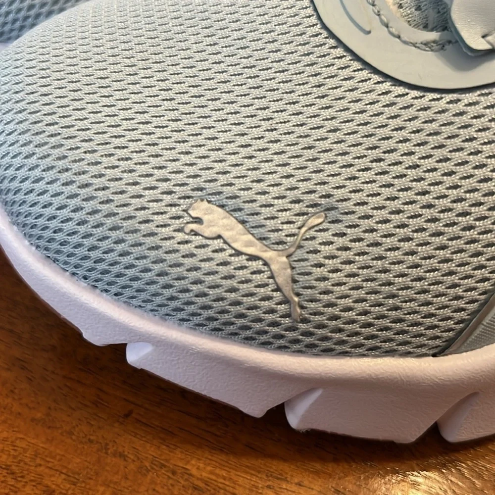 PUMA New With Tag Women’s Focus Lite US 6 Blue Sneaker